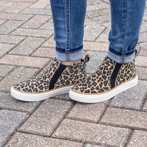 Toms Bryce Leopard Slip Ons